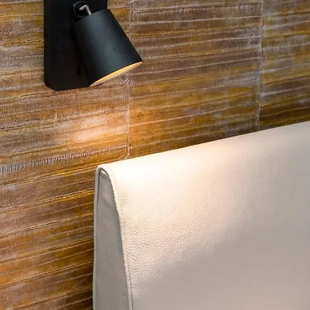 Apartment Boonuz Guesthouse, Luxe Duplex In Centrum Met Prive Lounge Terras En Ir Sauna Ypres