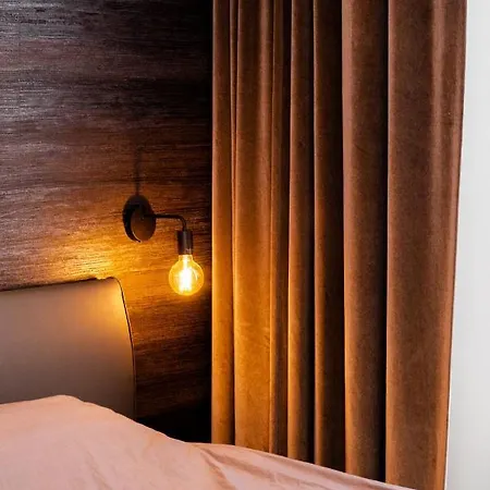 Boonuz Guesthouse, Luxe Duplex In Centrum Met Prive Lounge Terras En Ir Sauna Ypres