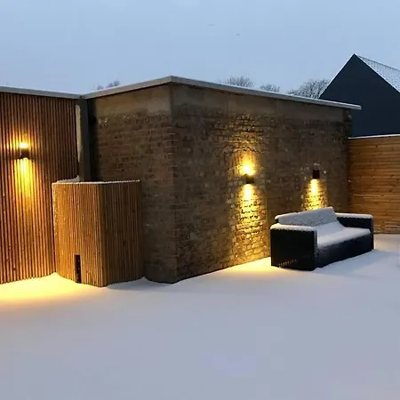 Boonuz Guesthouse, Luxe Duplex In Centrum Met Prive Lounge Terras En Ir Sauna * Ypres