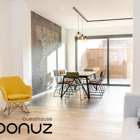 Boonuz Guesthouse, Luxe Duplex In Centrum Met Prive Lounge Terras En Ir Sauna * Ypres