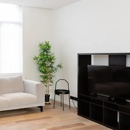 Boonuz Guesthouse, Luxe Duplex In Centrum Met Prive Lounge Terras En Ir Sauna Ypres