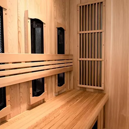 Apartment Boonuz Guesthouse, Luxe Duplex In Centrum Met Prive Lounge Terras En Ir Sauna Ypres
